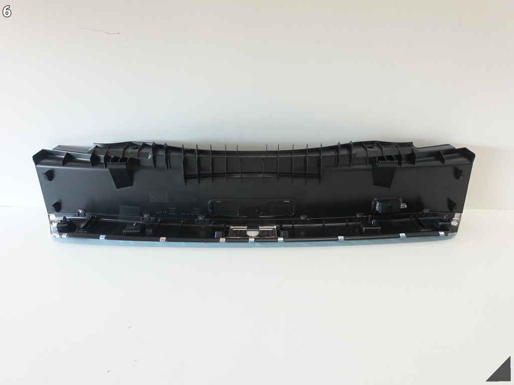 фото №7, Audi a8 s8 4h0 d4 lift 09-17 молдинг защита поперечина заднего хром багажник long