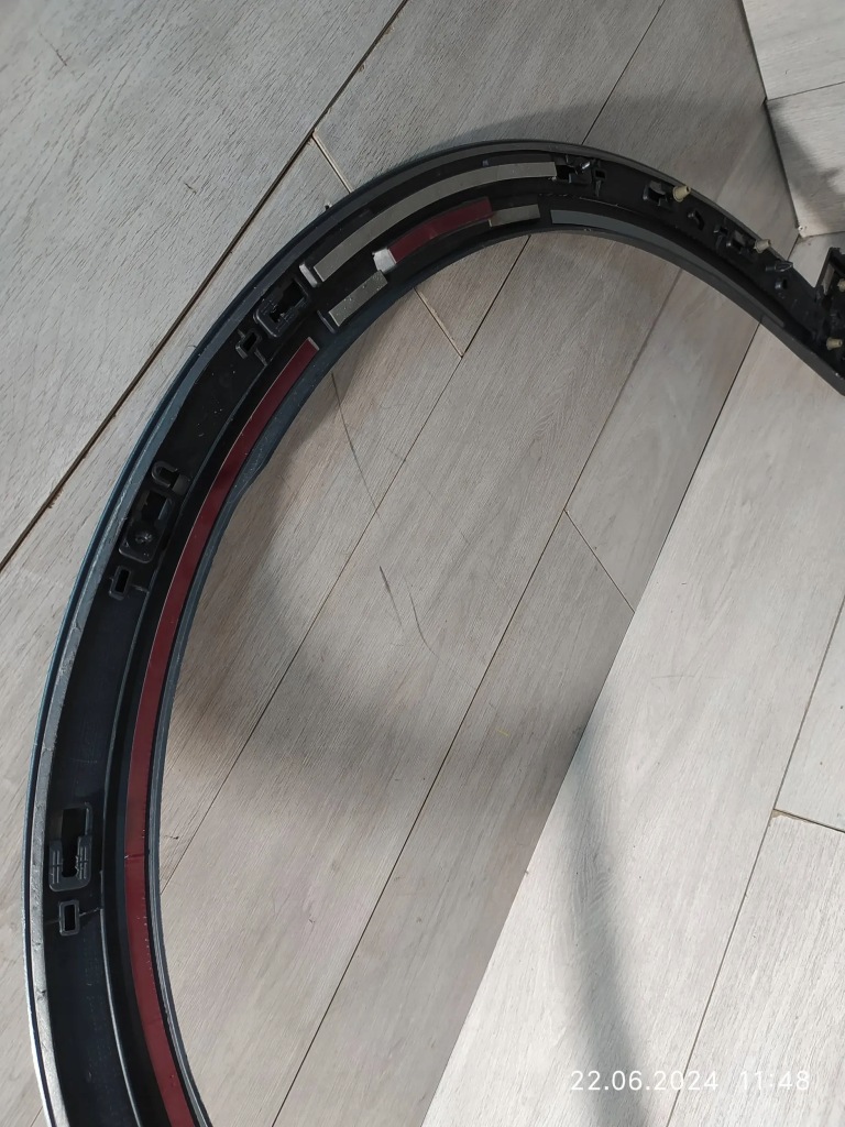 фото №8, 8978. e-tron молдинг крыло правый перед 4ke853718