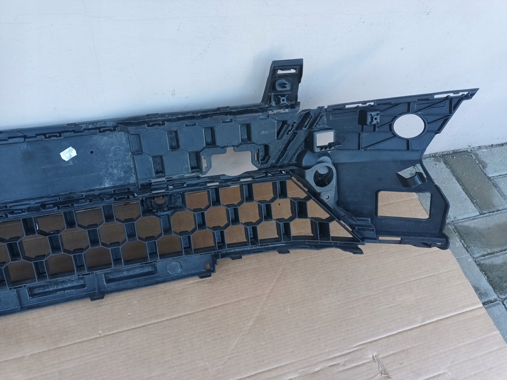 фото №8, Решётка renault megane v e-tech средняя перед