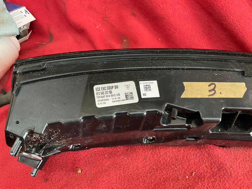 фото №7, Porsche cayenne coupe lift лампа накладка задняя idealna 9y3945207bs оригинал