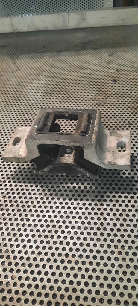 фото №1, Подушка/ кронштейн коробки передач renault master 8200676867