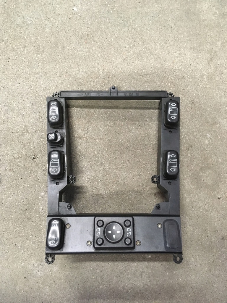 фото №1, Mercedes w163 lift переключатели панель śrdokowego