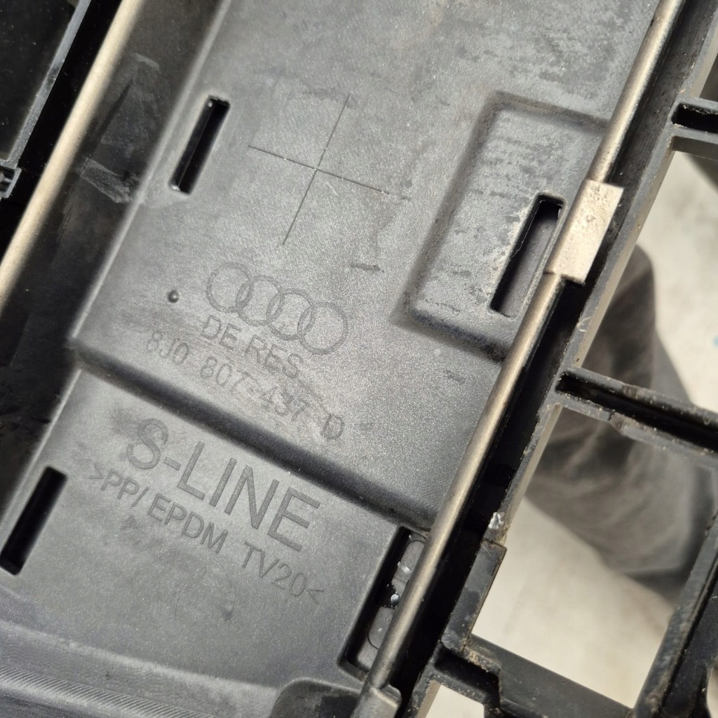 Audi tt s-line ii 2 06-14 бампер перед передній spr 8j0807437d в Україні