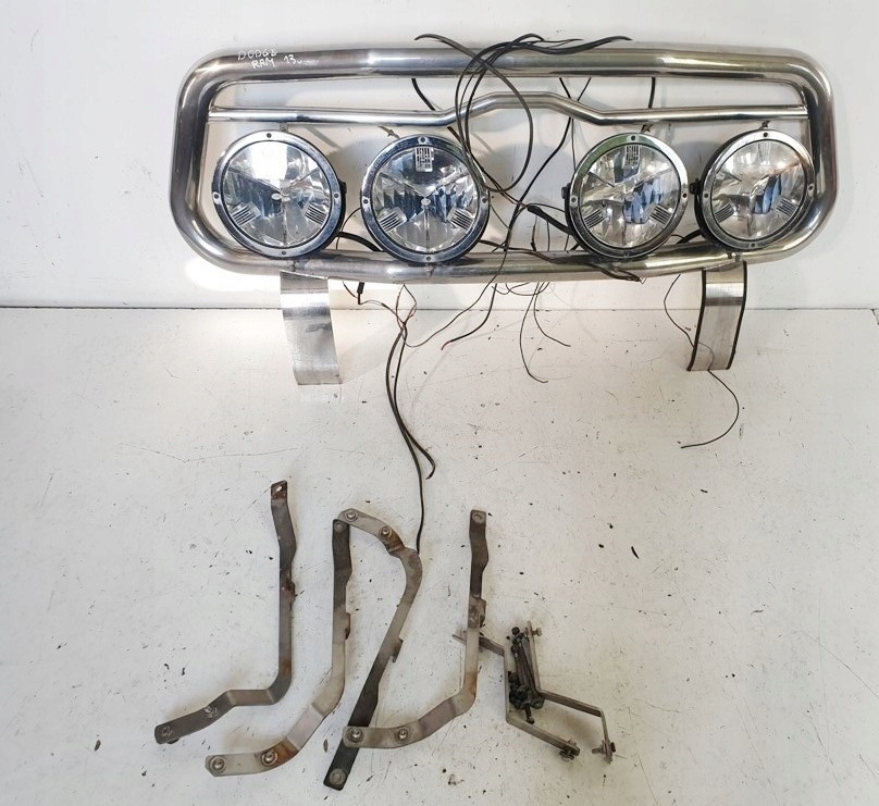 фото №8, Dodge ram iv 13r трубопровод кенгурятник противотуманные фары luminator led hella kpl