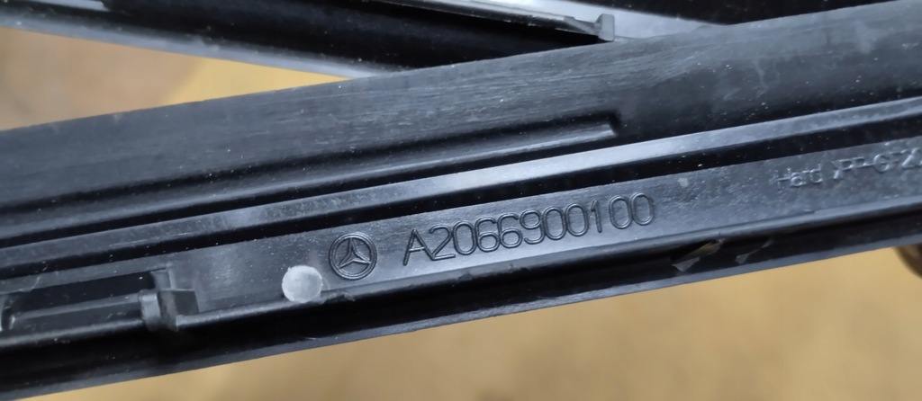 фото №8, Молдинг стекло лобовое mercedes c klasa w206