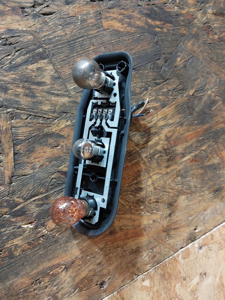 фото №11, Вкладиш лампи правий правої задня bmw e39 kombi 2496339