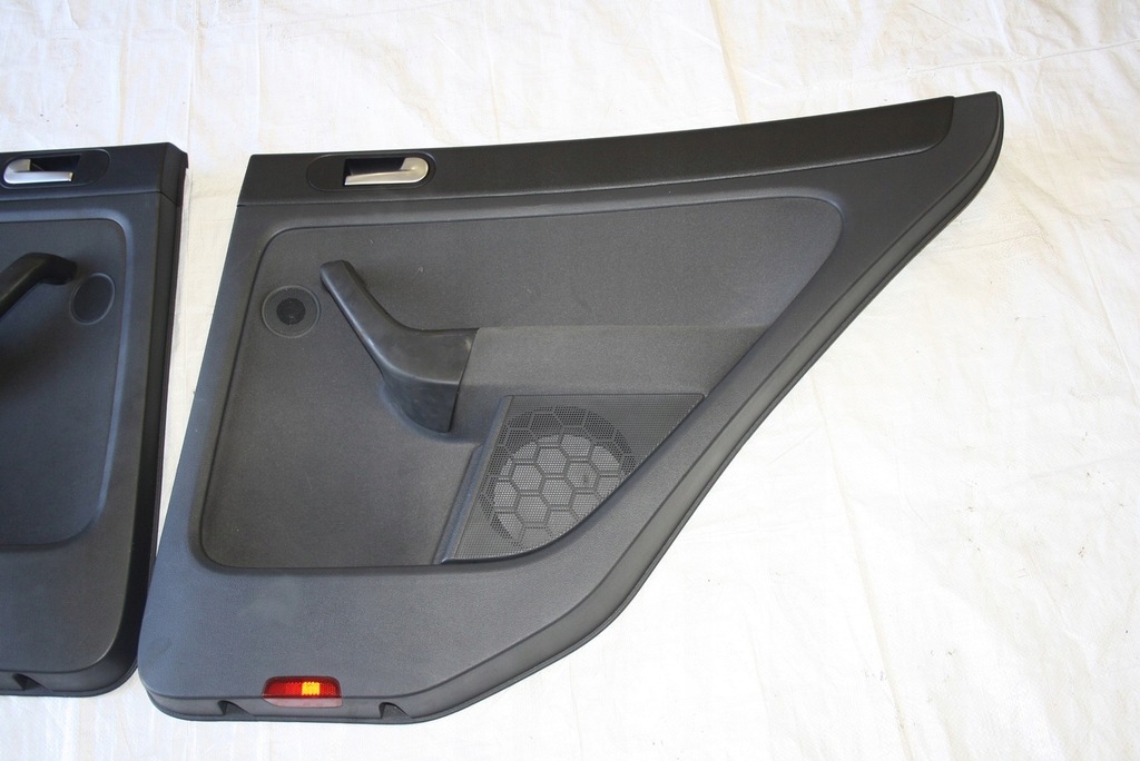 фото №10, Обшивка двері перед задня vw golf v 5 plus