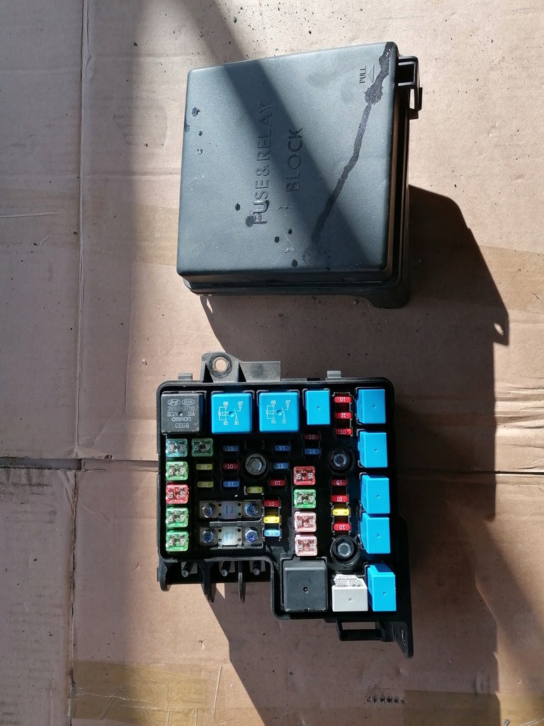 фото №1, I30 06-12 2.0 коробка запобіжників kia ceed i