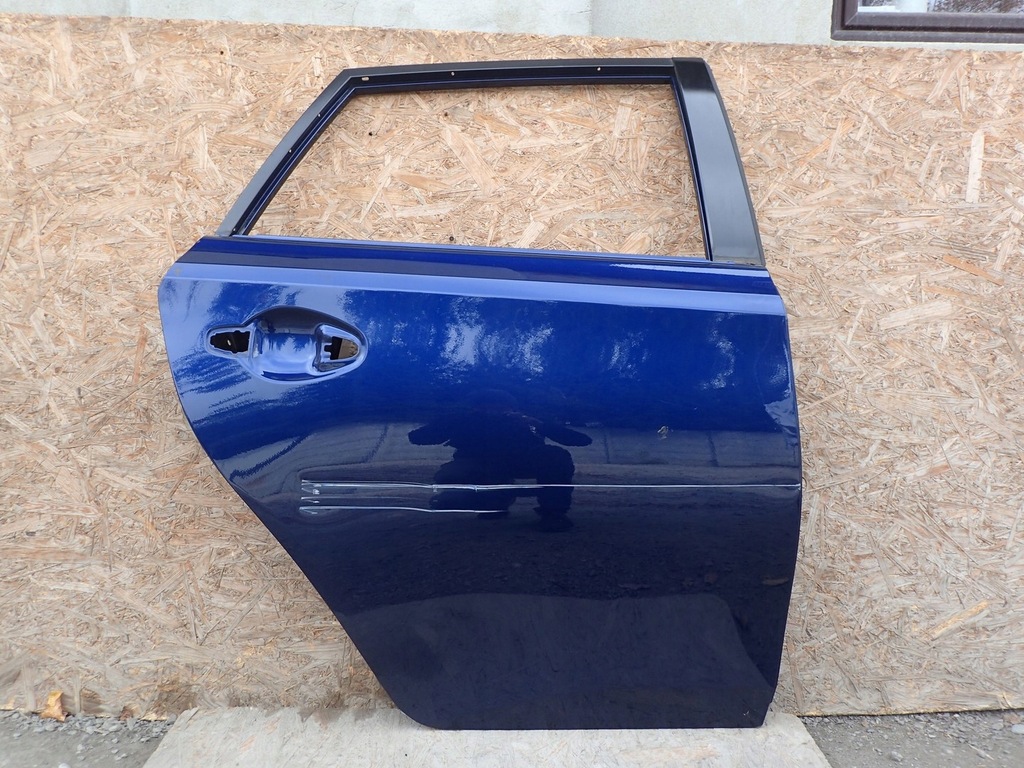 фото №1, Дверь правое задние правый задняя toyota auris ii e18 hb