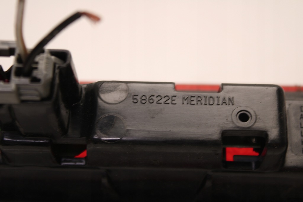 фото №8, Jeep cherokee iii wk 04r- лампа третий свет стоп стоп-сигнал