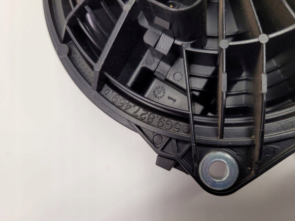 фото №10, Емблема ручка кришки vw t-roc