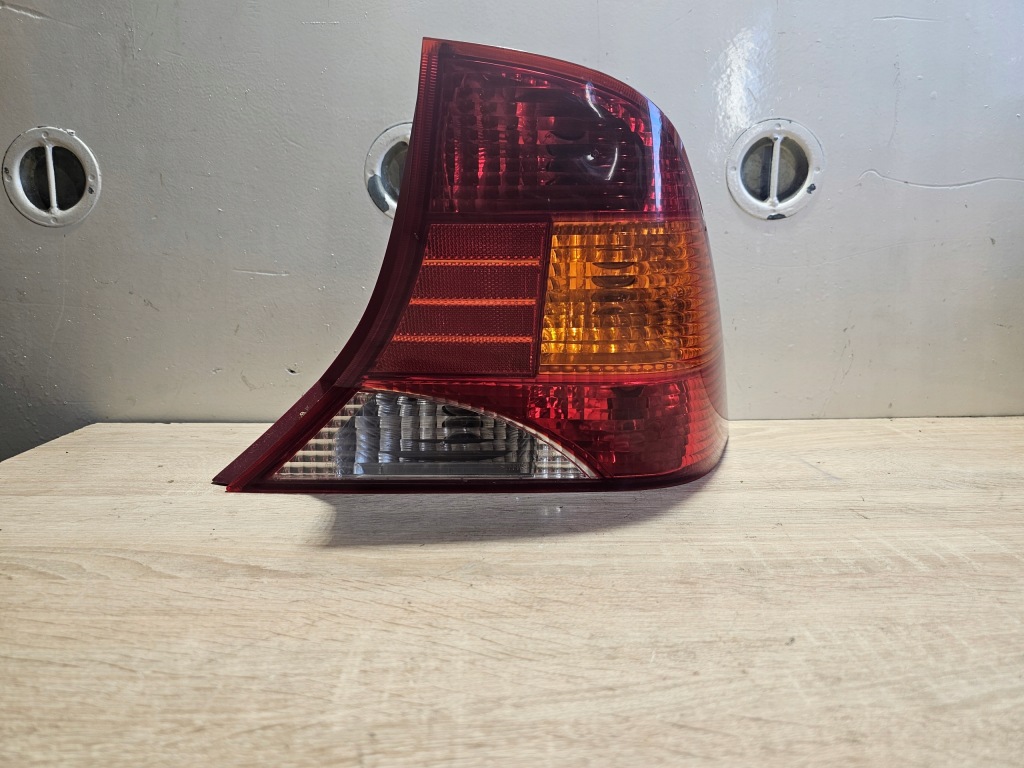Купить Фара правый  задняя правая  задний ford focus mk1 1m51-13404-b