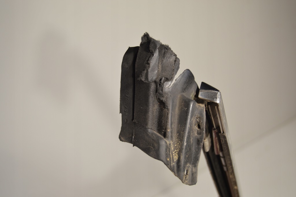 фото №5, Прокладка ліва скло крила mercedes w140 cl