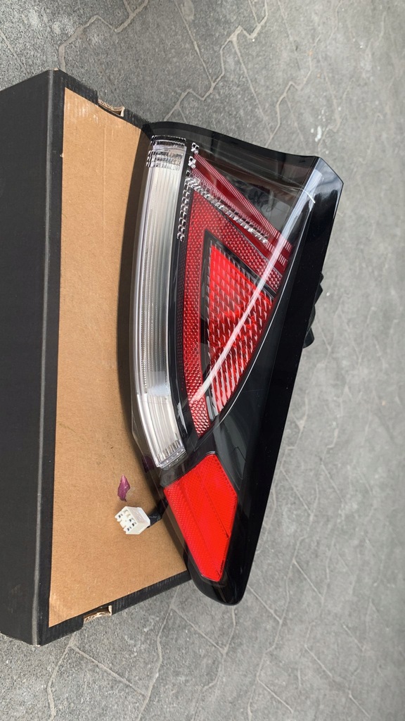 фото №1, Hyundai ioniq 2020- лампа задняя задняя правая