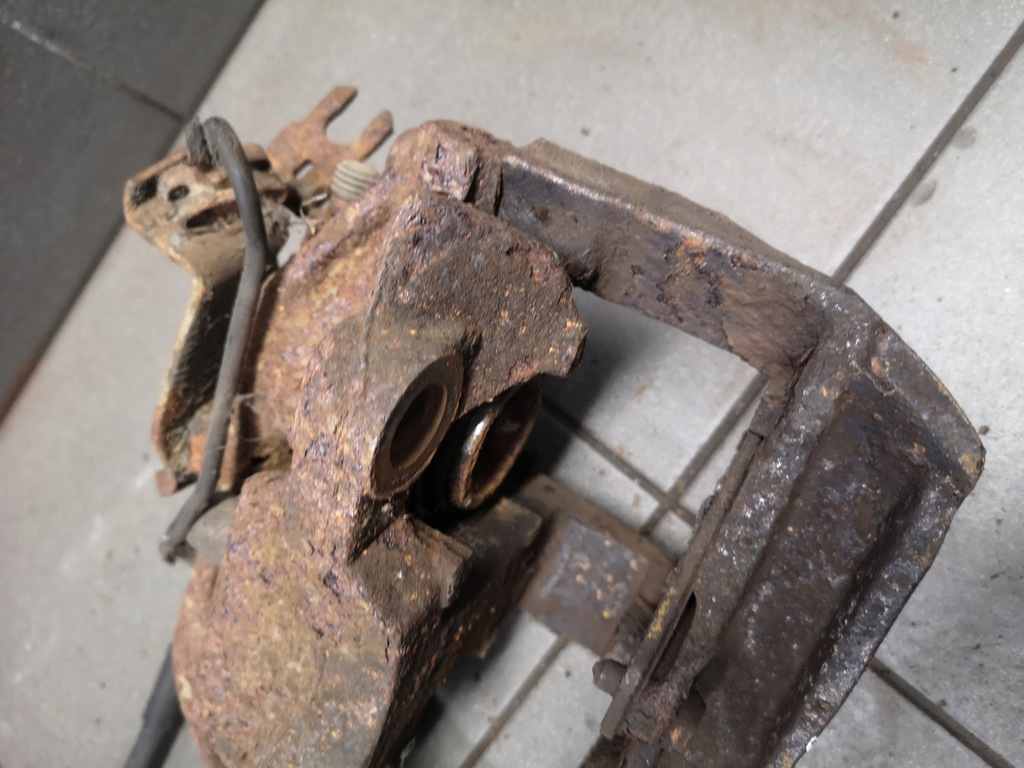 фото №5, Супорт гальмівний правий перед audi a8 d2 przed fl