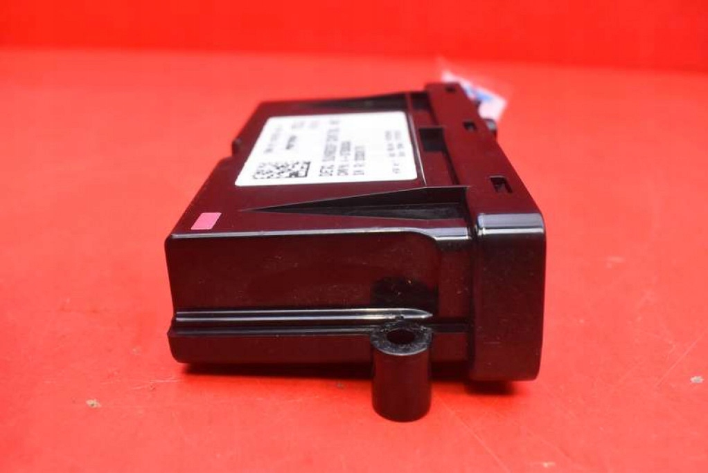 Блок керування 1007512-00-c tesla model s performance рестайлінг  16-21 в Україні