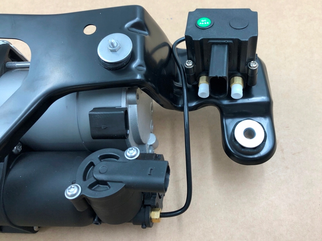 фото №9, Компресор кронштейн amk підвіска 37206799419 do bmw serii x5 e70 x6 e71 e72