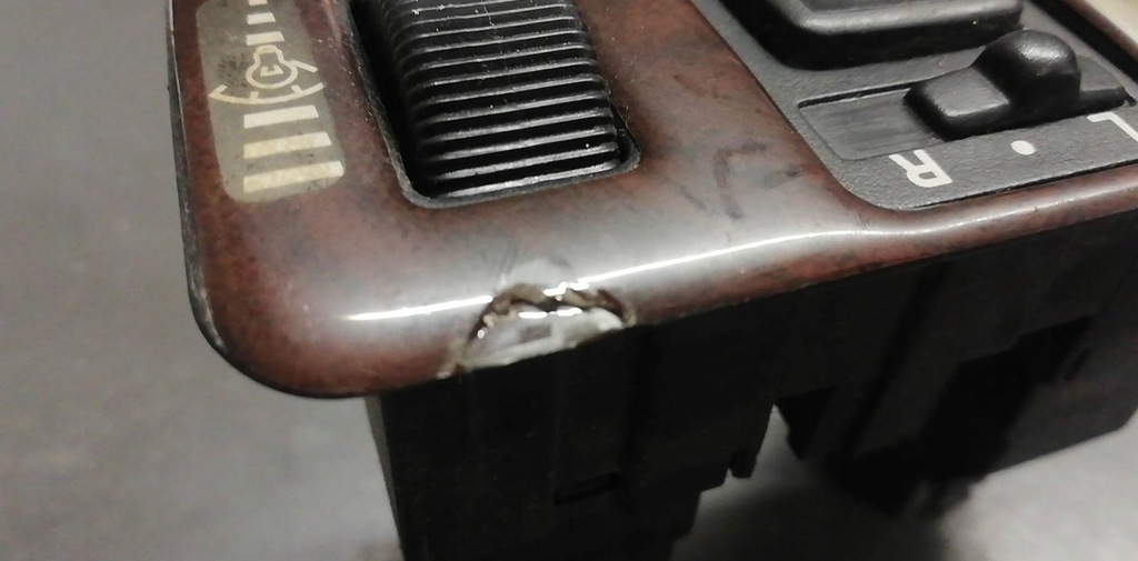 фото №10, Mitsubishi carisma 99-04 панель перемикач lustere