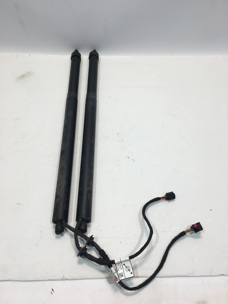 фото №1, Привод амортизатор крышки багажника f-pace 16- x761