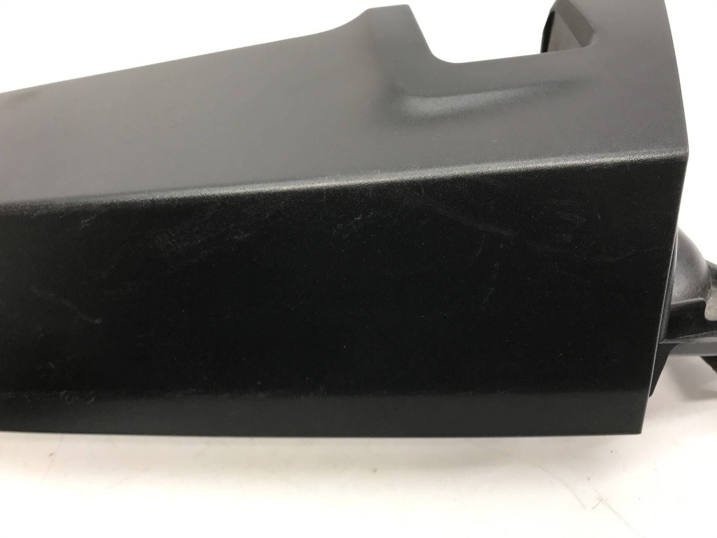 Renault express 2021 защита уголок лампы левый задняя левая задняя 903900425r с Разборки