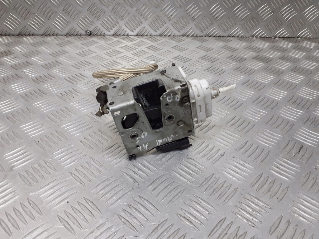 Замок дверь правый перед audi a4 b5 в Украине