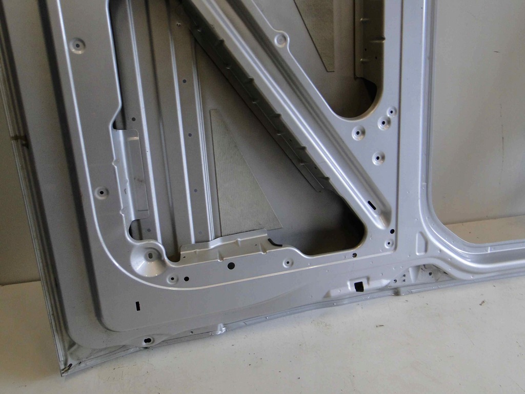 фото №8, Mercedes sprinter w910 910 дверь правое сдвижные