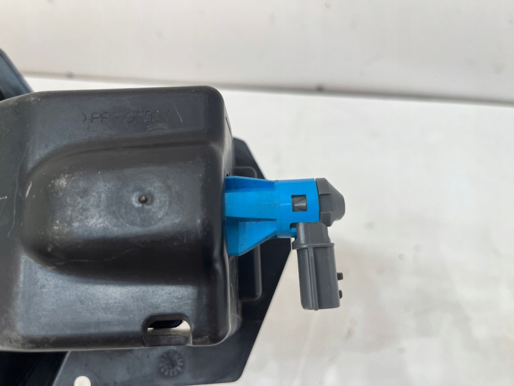 Купить Renault kangoo iv 4 23- разъём зарядки крышка значок перед 296a81391r