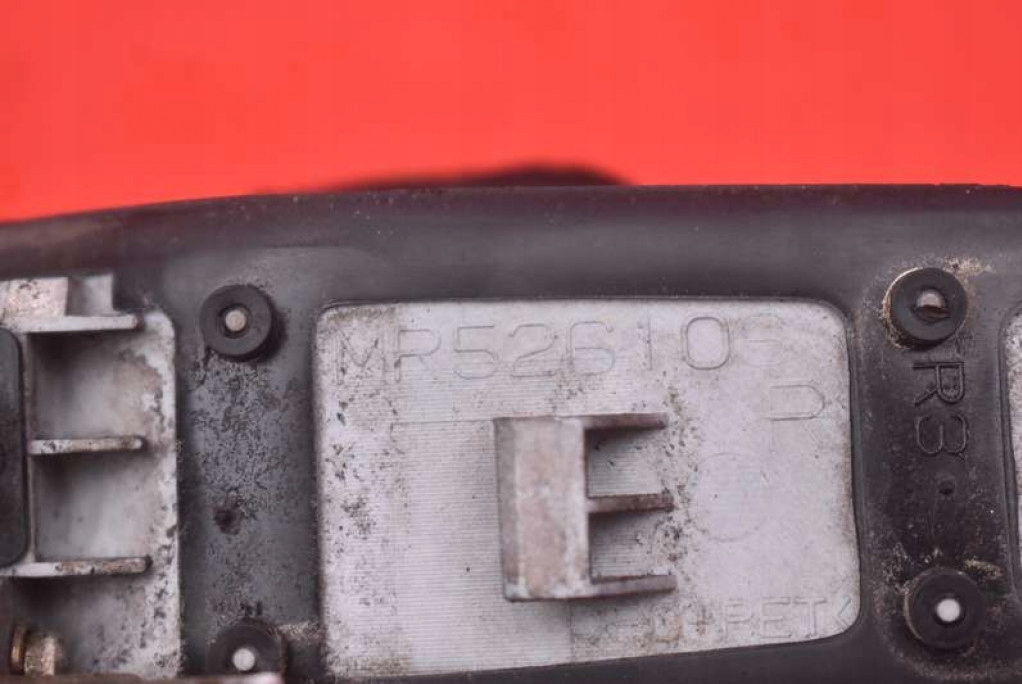 фото №11, Ручка правая перед передняя серая mr526106 mitsubishi outlander 1 i 01-08