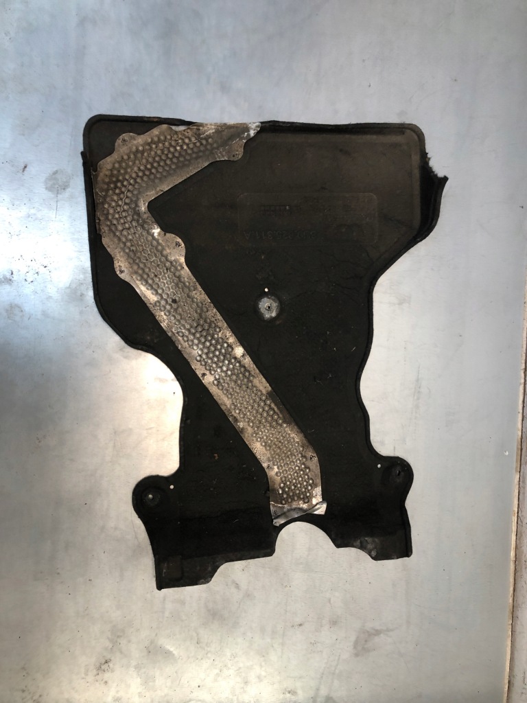 фото №1, Защита подвеска q3 8u 8u0825311a