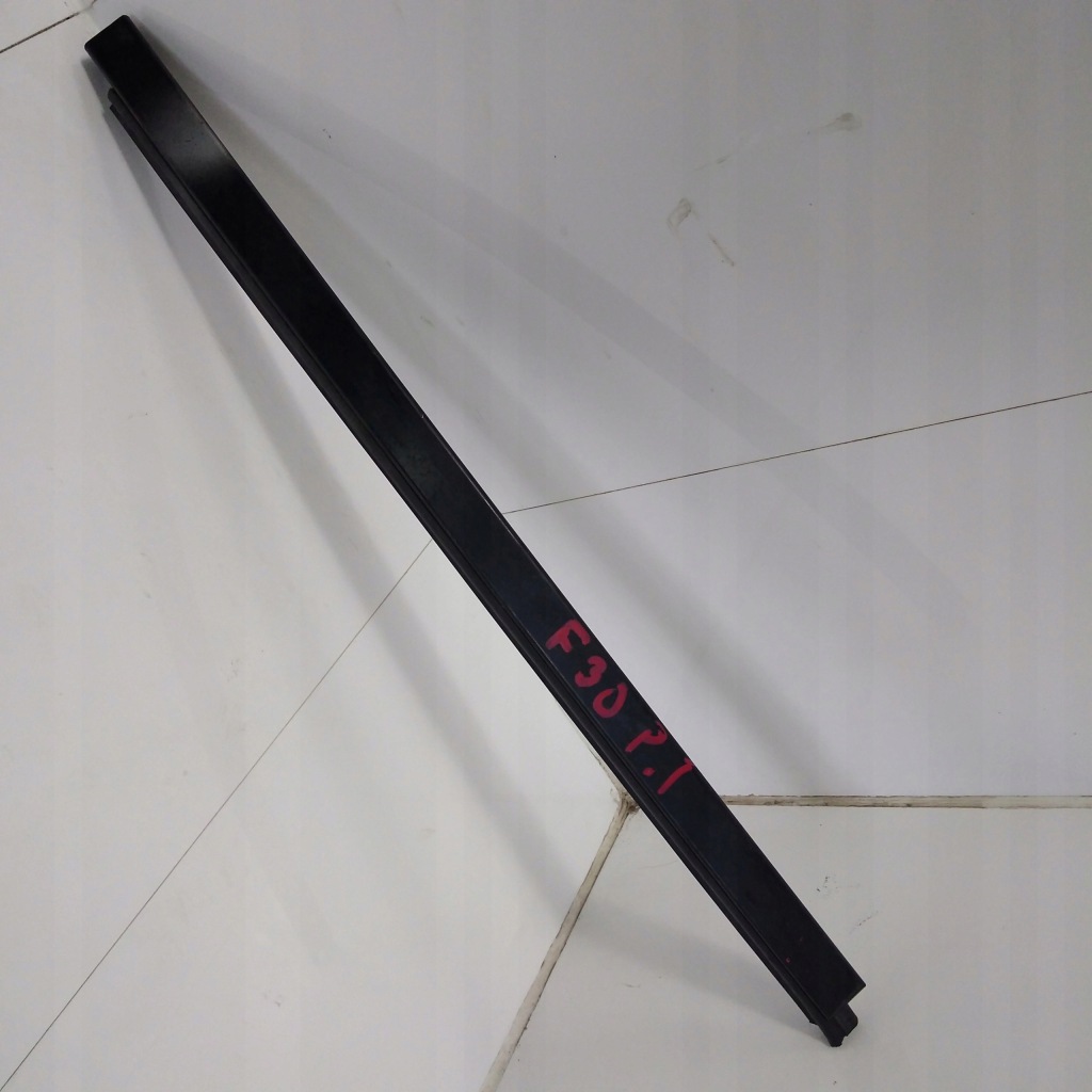 фото №1, Bmw f30 защита стойка молдинг дверь правая 7258302