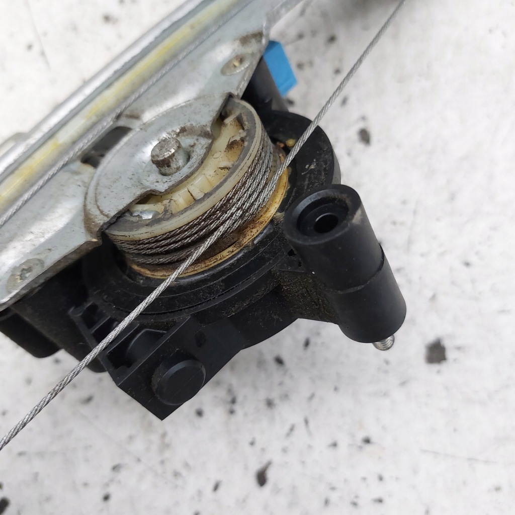 фото №14, Lancia delta підйомник скло правий задня 6pin