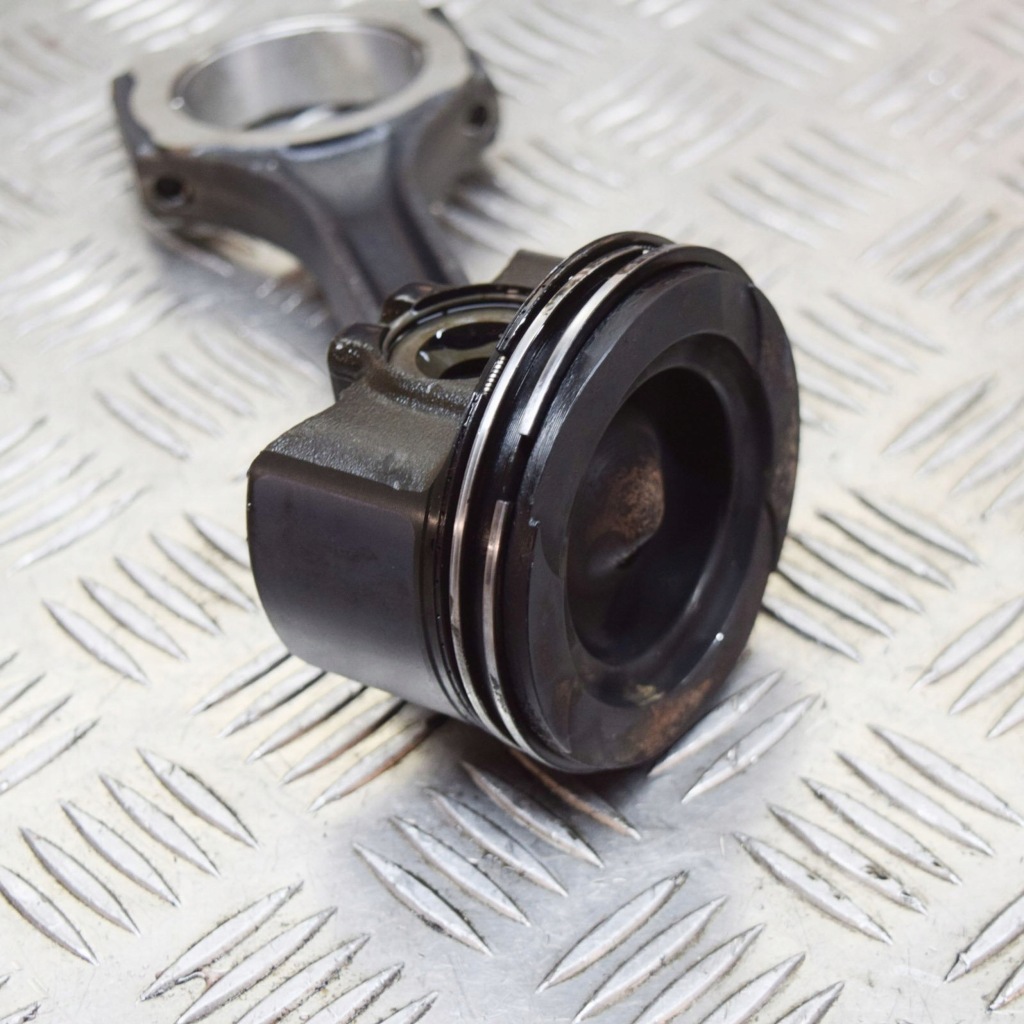 фото №6, Mercedes-benz c w205 2018 поршень