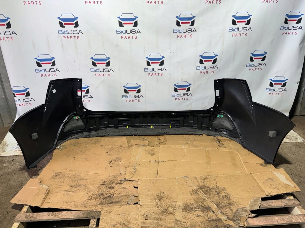 Бампер задний задний toyota sienna xl40 2021+ под pdc датчики с Разборки