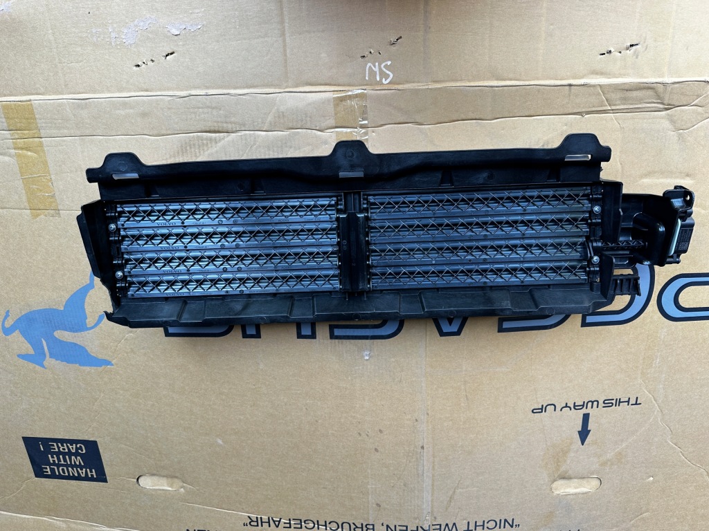 фото №6, Шторка жалюзи воздуховод воздуха volvo v60 ii hybrid 2020- t6 t8