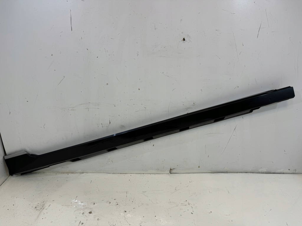 фото №1, Молдинг порог правая vw passat b8 3g0853858f хром ! lb7r