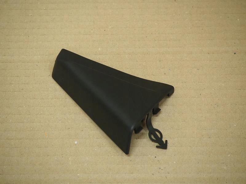 фото №1, Заглушка внутренняя треугольник дверь правый задняя kadjar