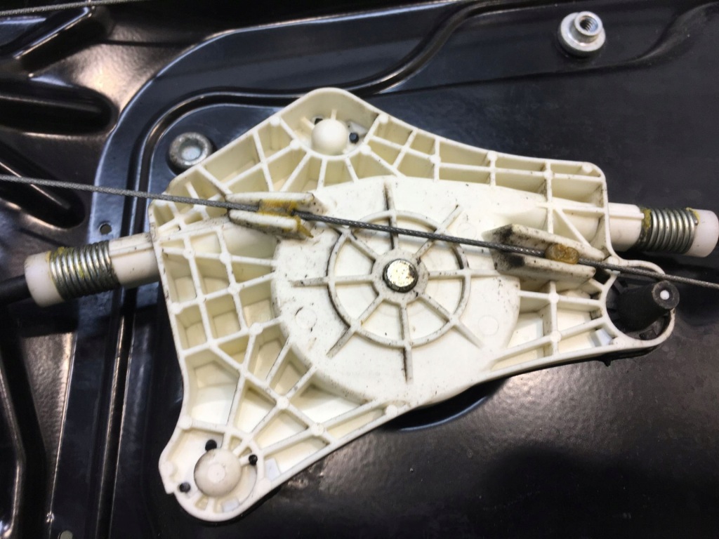 фото №11, Підйомник скло правий перед discovery 3 iii lr3