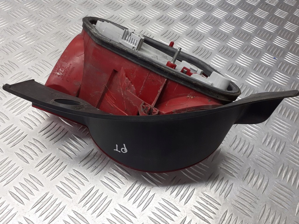 фото №4, Лампа права задня renault modus 1.2 8200538785