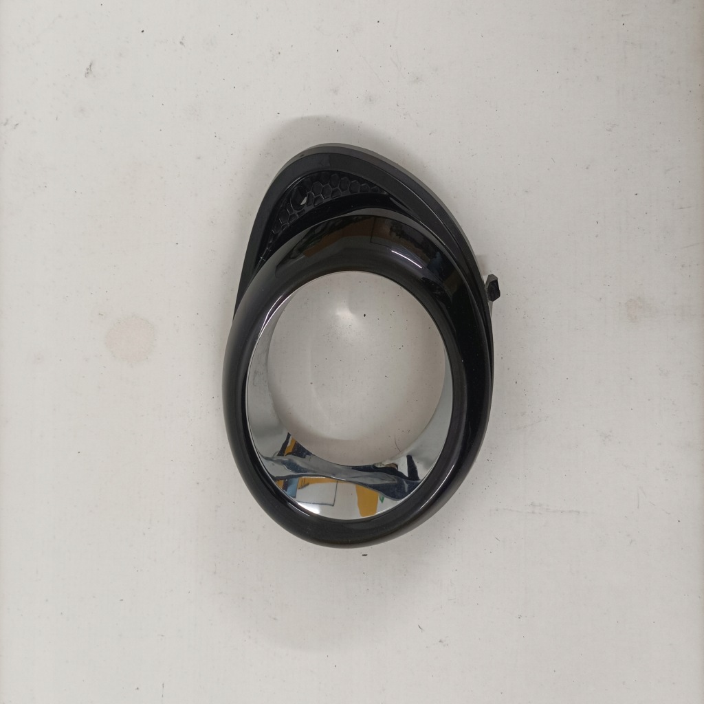 фото №1, Opel adam решётка бампера левый перед 13355283