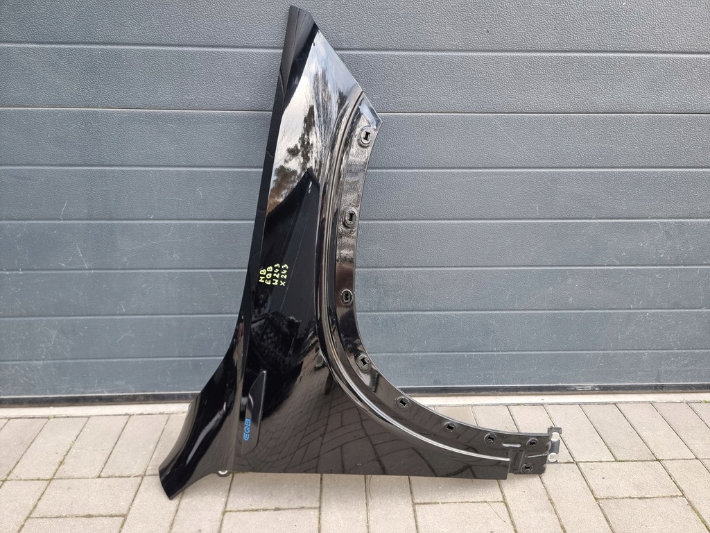 фото №6, Mercedes eqb a243 x243 крыло правый перед передний a2438810200