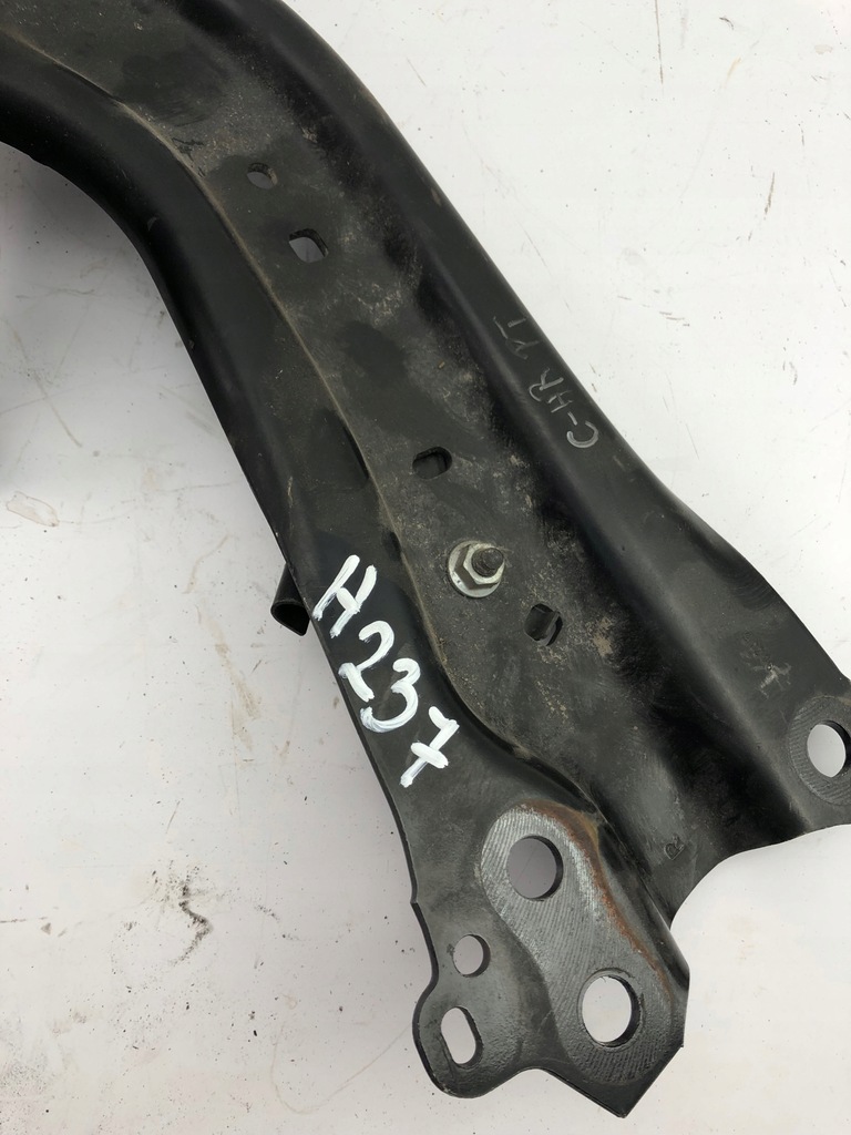 фото №7, Toyota c-hr рычаг правый задняя