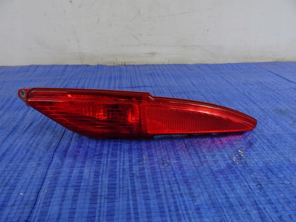 фото №1, Лампа правая задняя отражатель бампера alfa romeo 4c 4 c