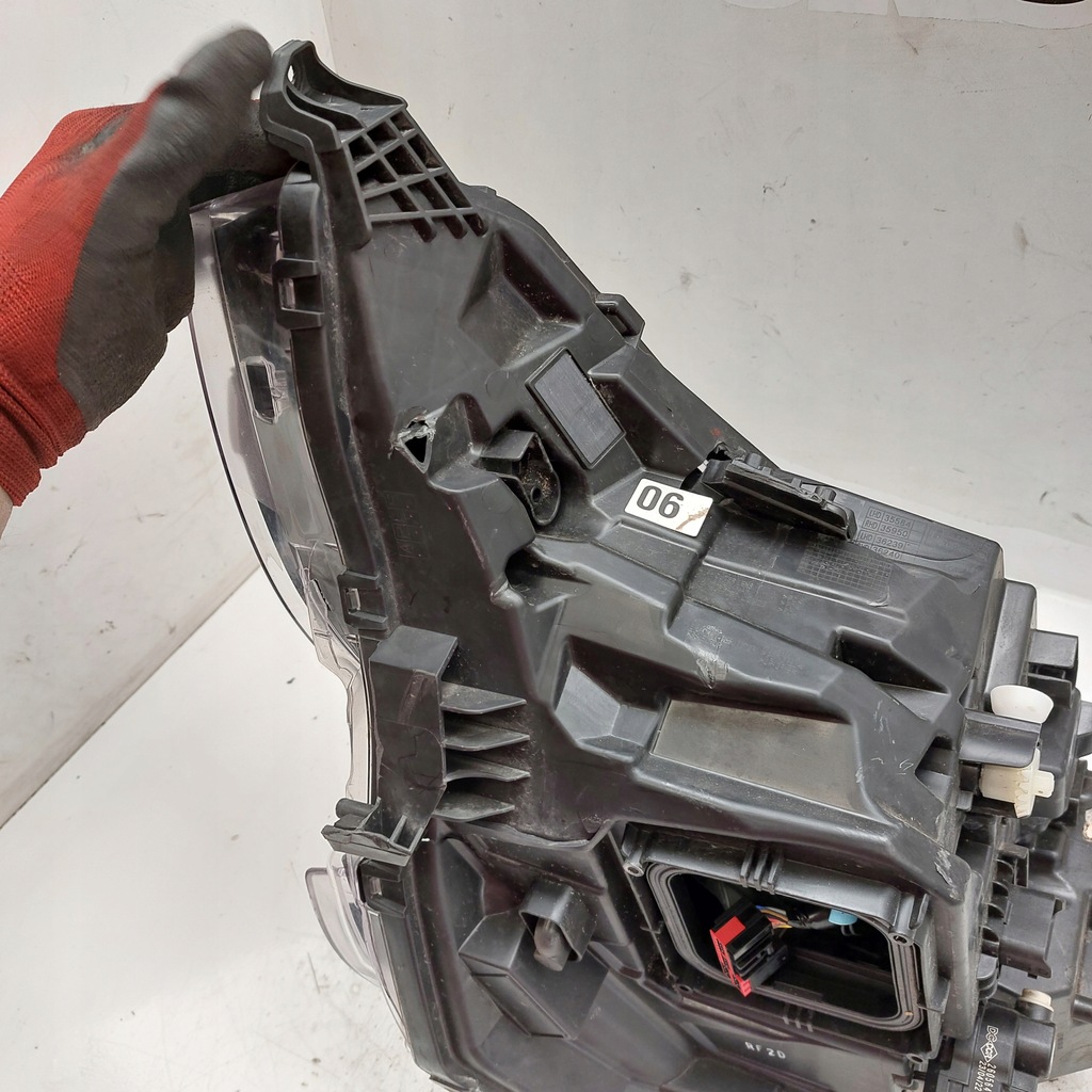 фото №10, Renault arkana лампа правая передняя led europa 260107780r