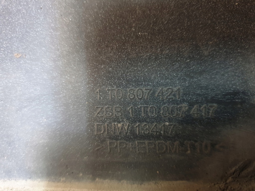 Vw touran 1 рестайлинг  07-10 1t0 бампер задняя  задний Оригинал