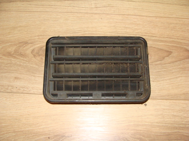 фото №1, Решётка вентиляционная багажника land rover discovery 2 ii