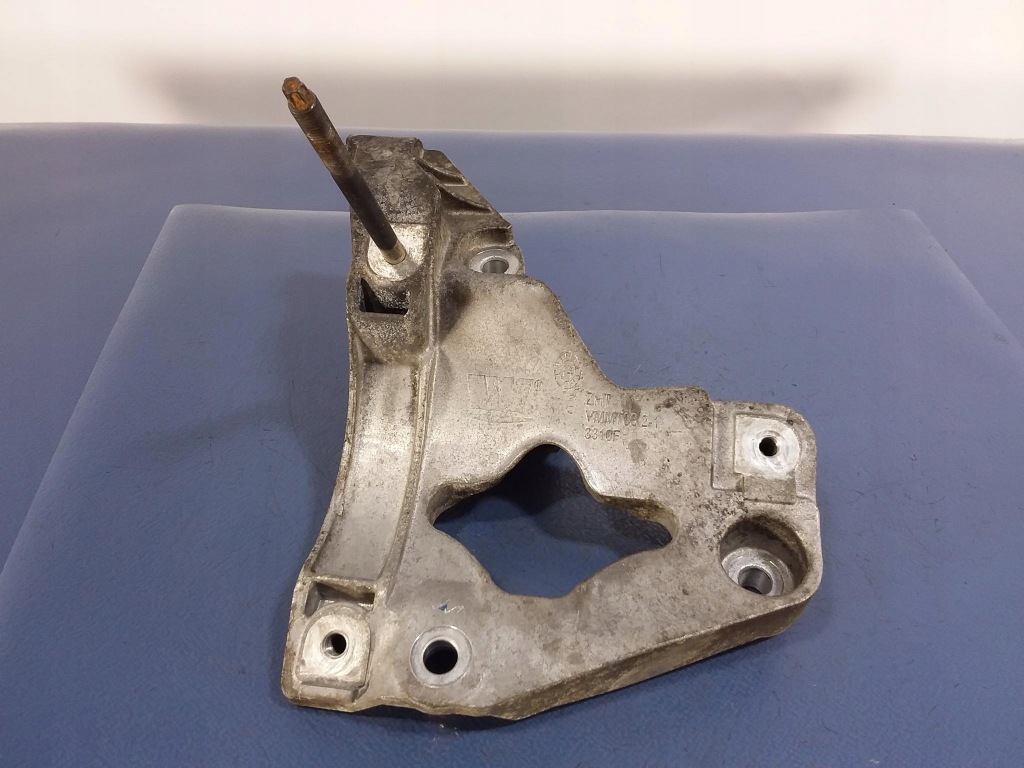 фото №1, Grand cherokee wk2 3.0 crd кронштейн двигателя