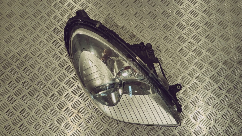 Mercedes slk ii w 171 04-11 a1718203261 оригінал hella лінза європа Зі Шроту