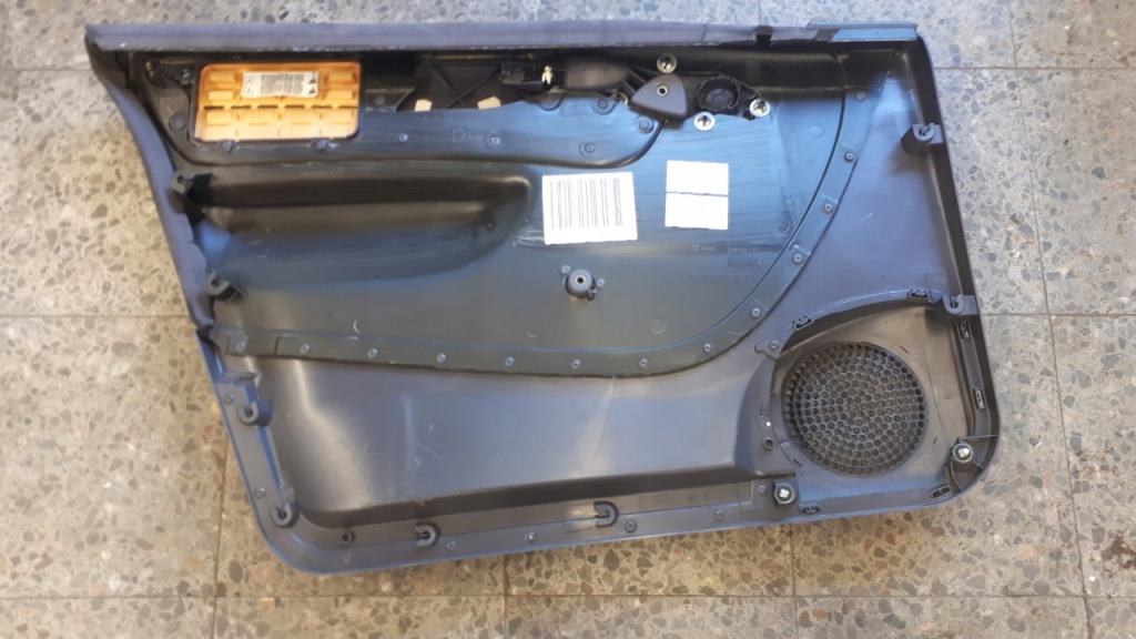 A1687202070 обшивка дверь левый перед mercedes w168 Цена