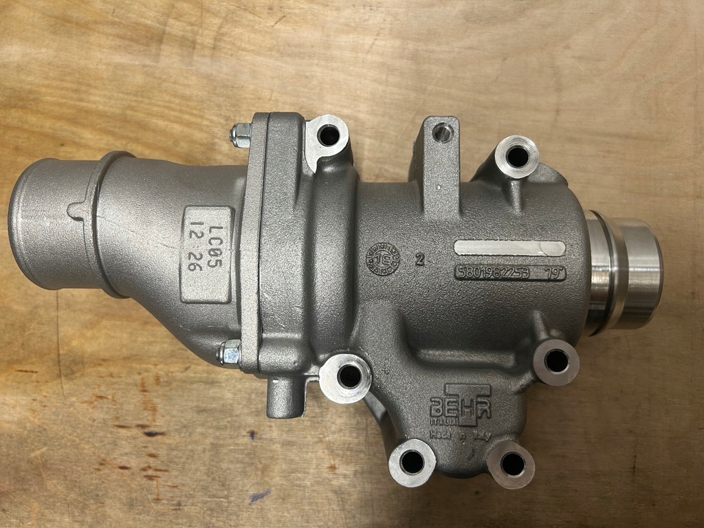 фото №9, Iveco stralis trakker корпус термостат 5801982253