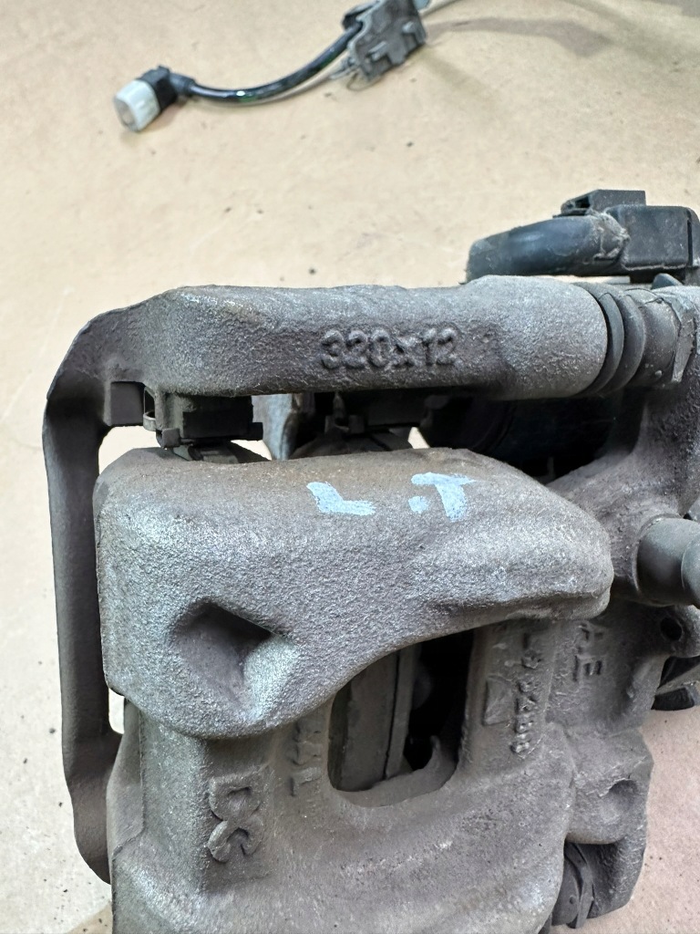 фото №9, Суппорт тормозной левый задняя, левый задний mercedes w243, w177,w118, w247 320x12